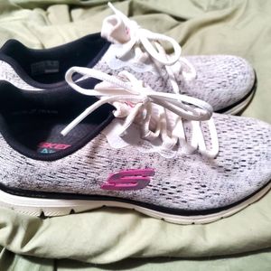skechers skech knit flex sole 